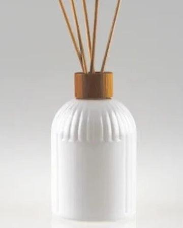 Reed Diffuser Bottle Gloss White & Bamboo Collar - The Fragrance Room